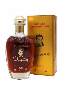 00-00007821   Կոնյակ «Չարենց» 10տ 500մլ